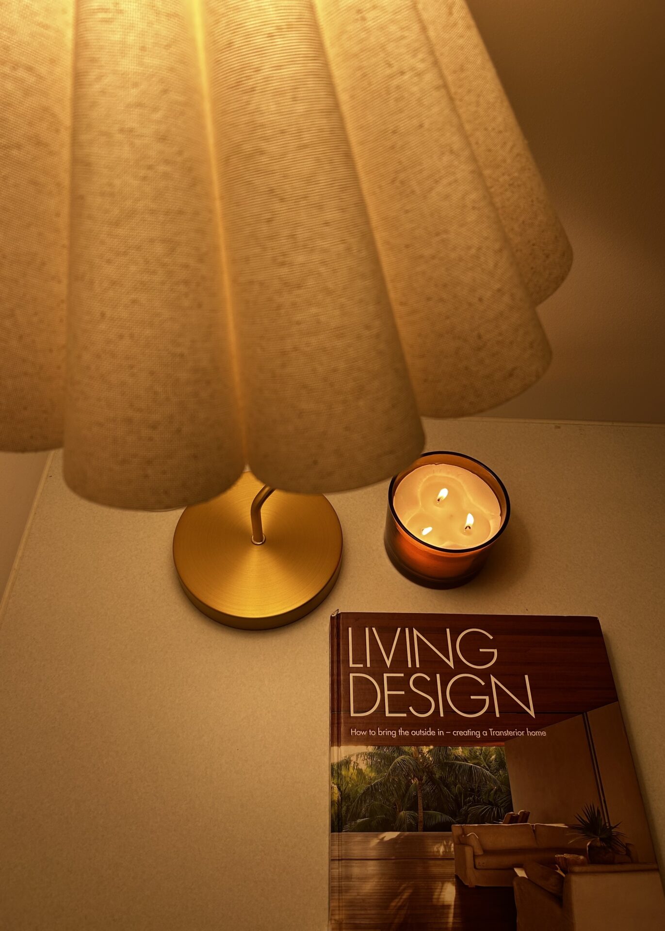 キャンドルや小物、アートで作るくつろぎ空間|簡単にできるナチュラル&上質インテリア