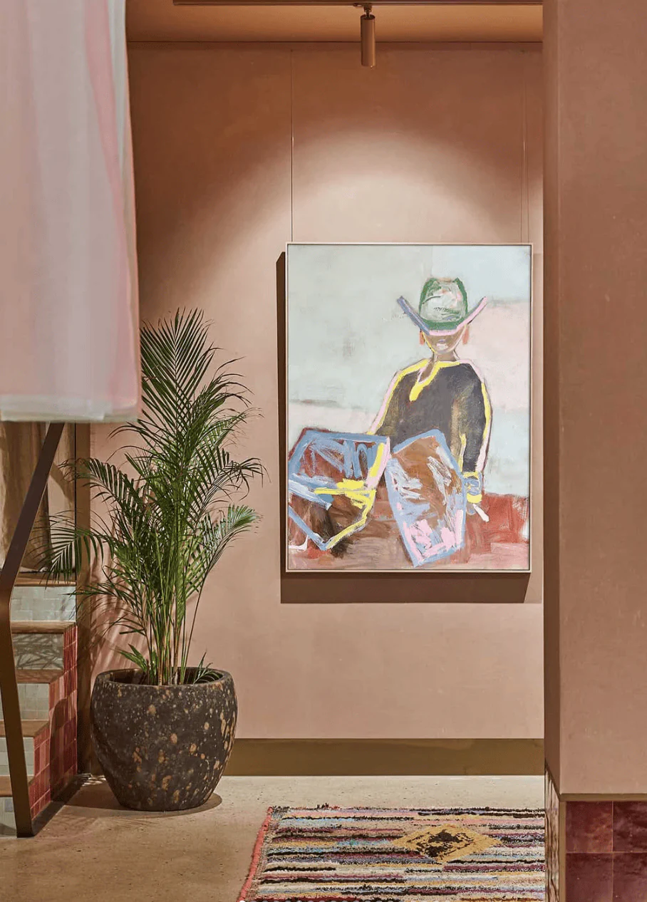 アートは、空間に静かなインパクトを生む。